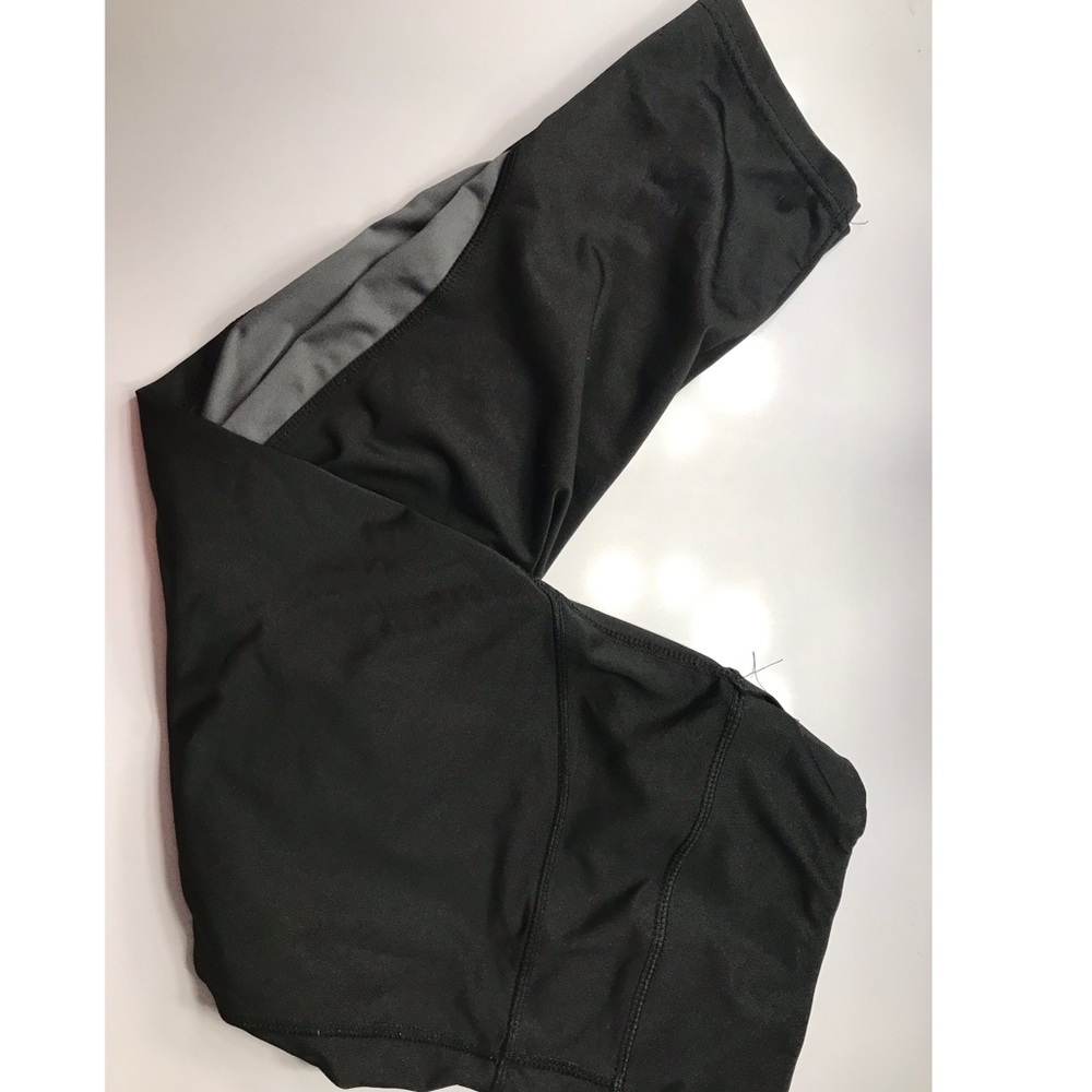 Black and Grey Cropped Leggings